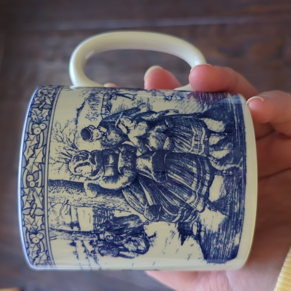 SPODE I Vintage Blue Room Collection Skaters 2nd Annual Santa Plate and Mug Set - Picture 7 of 15
